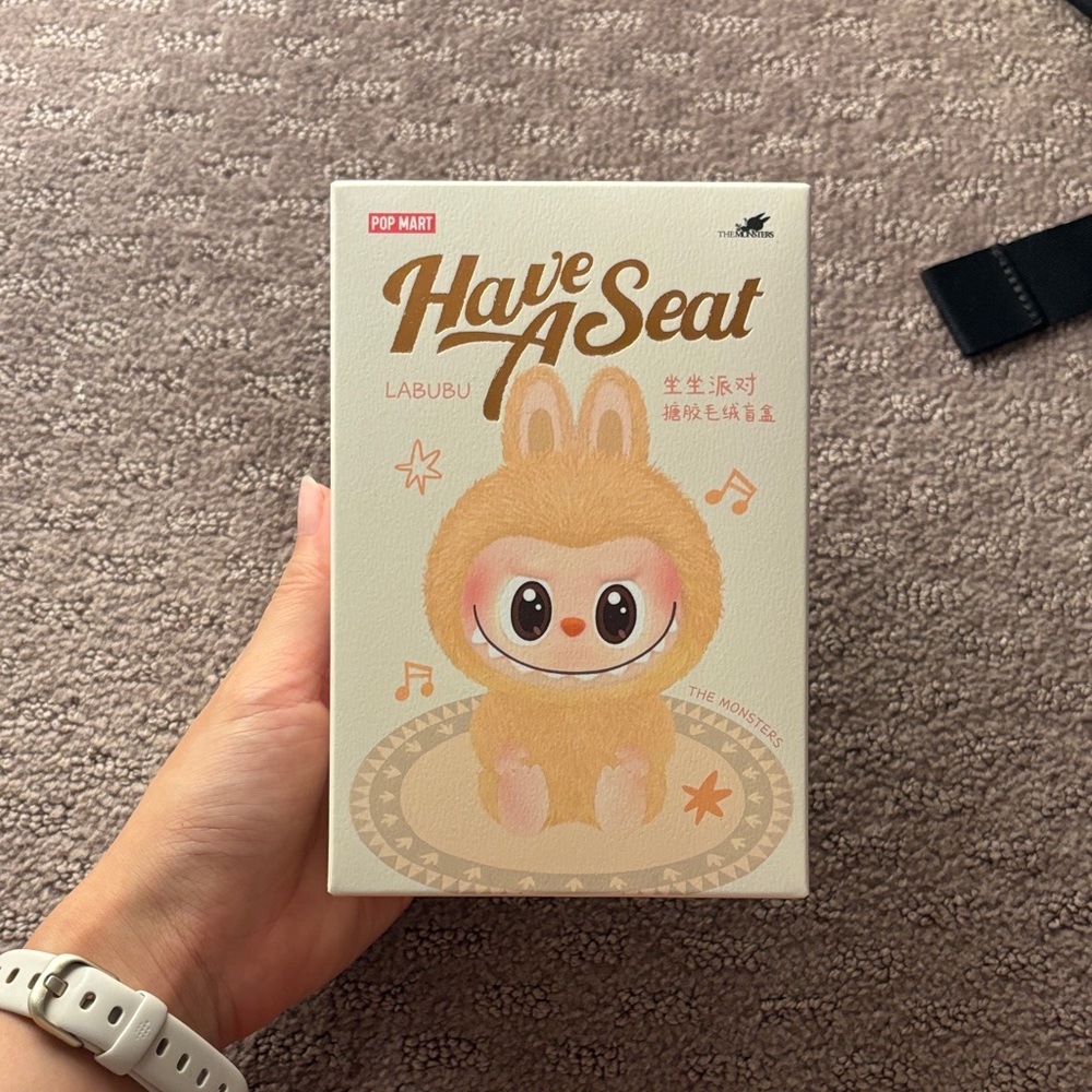 New unopened box! Have A Seat Labubu - Dada